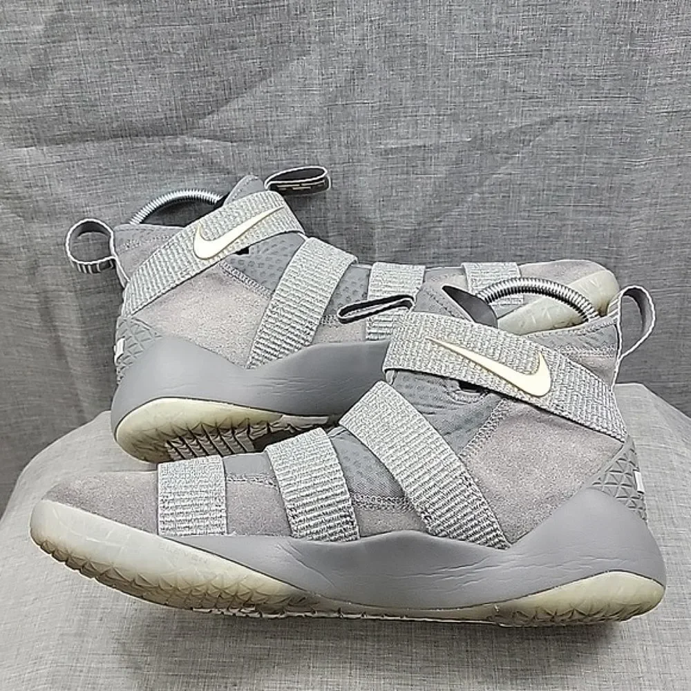 Nike LeBron Soldier XI SFG Mens  SZ 12 - 897644-010 Dark Grey Suede Gum Sole